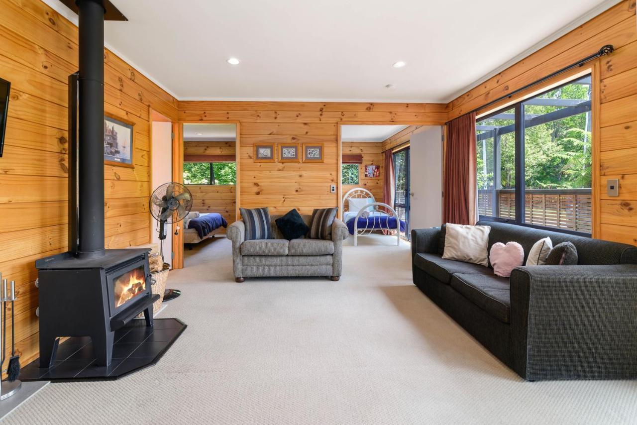 Ngongotaha Lakeside Lodge Екстер'єр фото