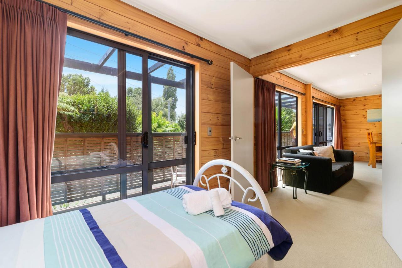 Ngongotaha Lakeside Lodge Екстер'єр фото